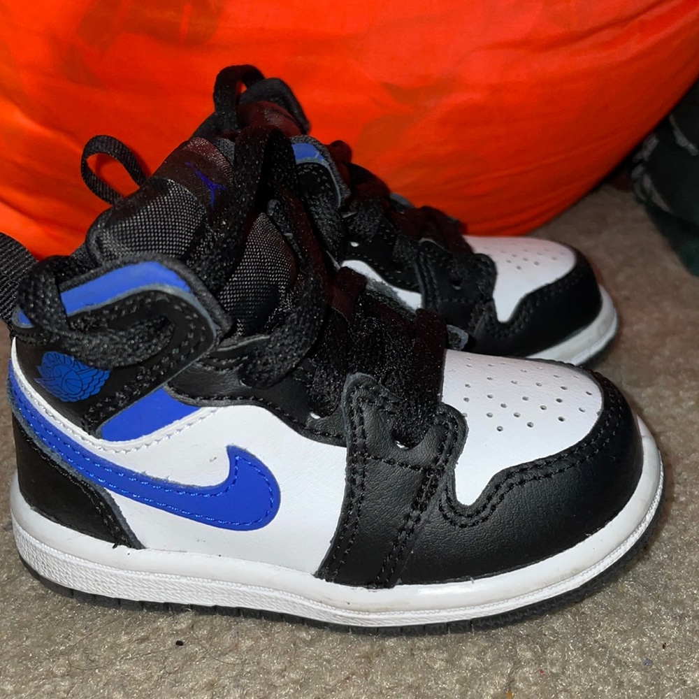 TODDLER JORDAN MID 1s